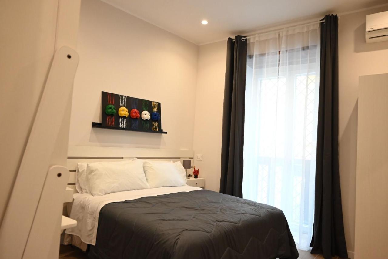 B&B Palazzina Avallone เนเปิลส์ ภายนอก รูปภาพ